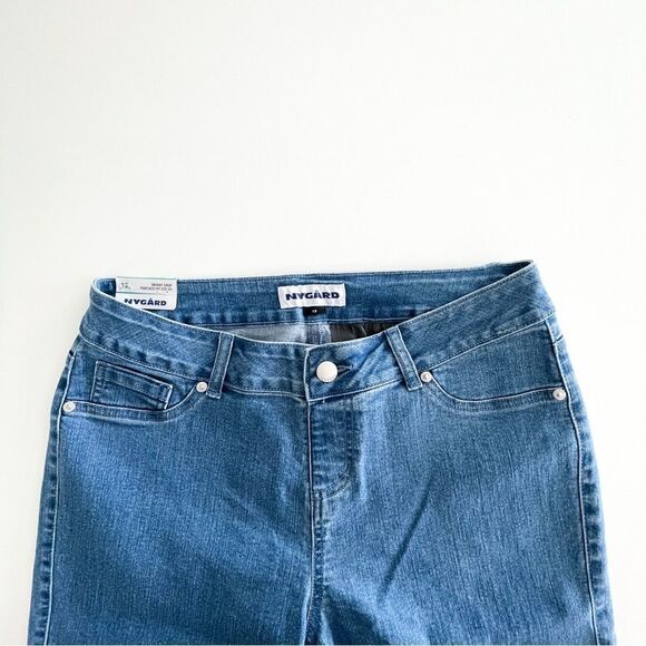 Nygard Jeans Skinny Crop Medium Blue Wash Women's 12 Stretchy NWT - Picture 3 of 9